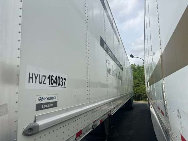 2020 Hyundai - Image 3